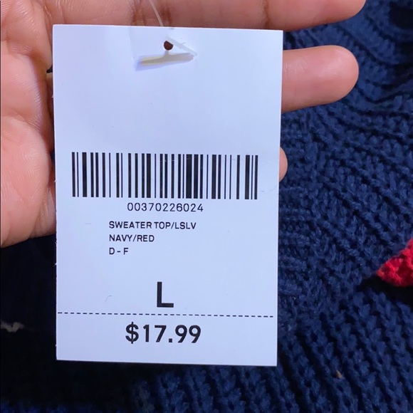 sweater - Picture 3 of 3